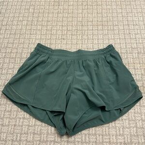 Lululemon Hotty Hot 4inch; size 10; seafoam green; great condition